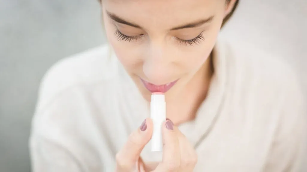 Chapped Lips in Winter: Causes, Routine and the Right Lip Balm