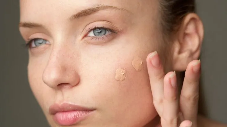 Makeup for Dry Skin in Winter: Prep, Products and Flake Fixes